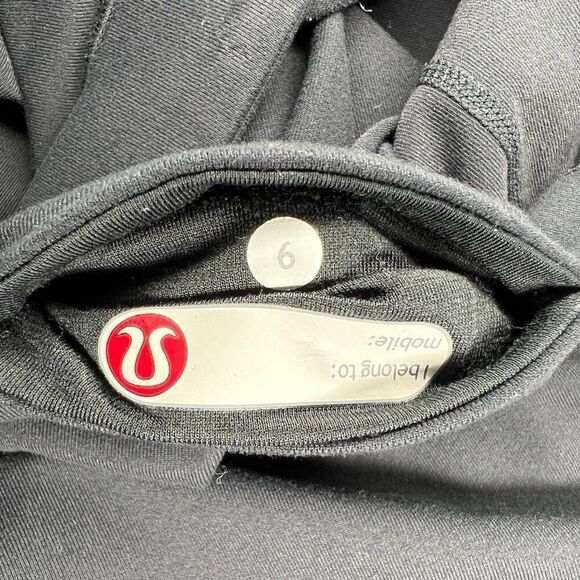 Lululemon Women's‎ Black Capri Leggings - Picture 9 of 9